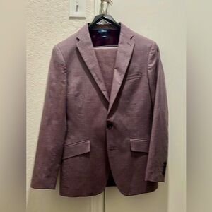 ***PERRY ELLIS*** slim fit men’s suit Linen blend.